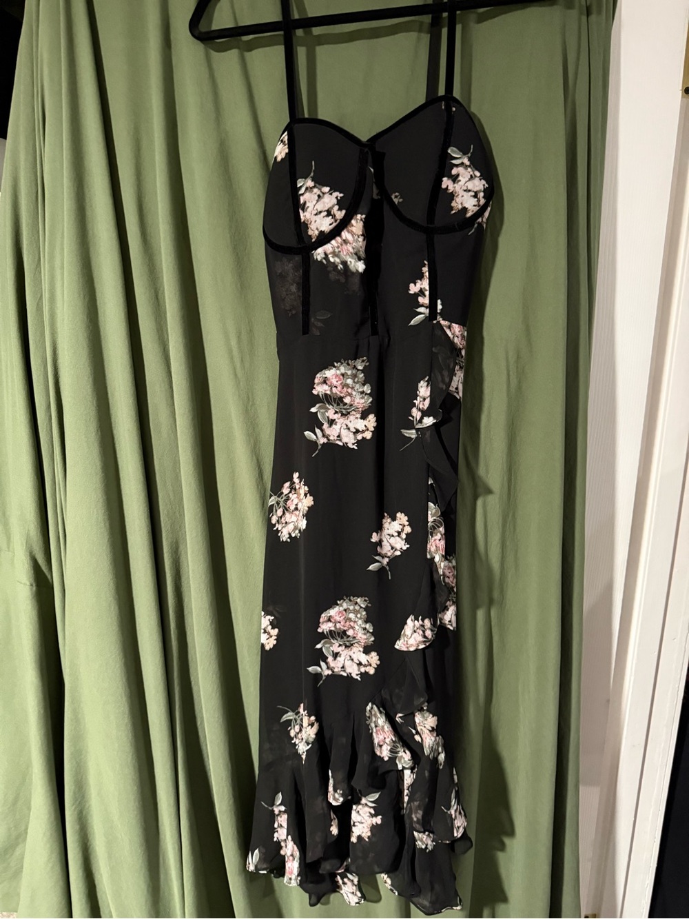 Leith Black Floral Bustier Midi Dress with Ruffle Hem